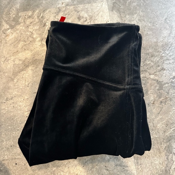 (NEW) SPANX Velvet Black Leggings Size Large - Picture 4 of 4